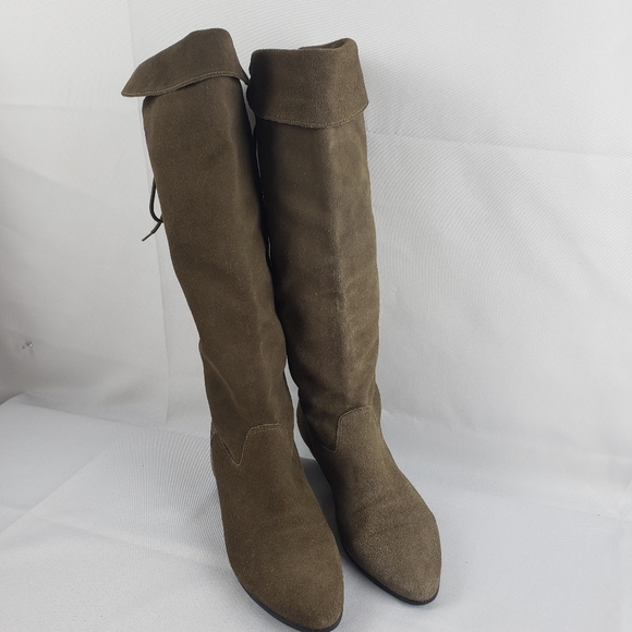 Brown Aldo Knee high, laces up the back, low heeled boots sz 5 - Picture 4 of 9